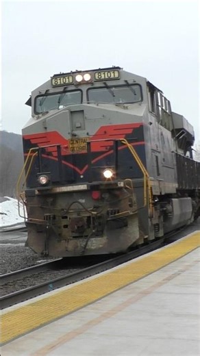 NS 258 heads northbound past Tyrone, PA ( With NS 8101, Central of Georgia HU leading )