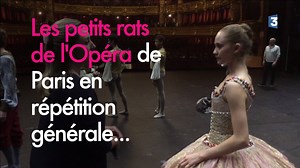 Des étoiles en puissance... Les petits rats de l'Opéra national de Paris répètent avant leur 40ème spectacle. Regardez les images. Plus d'infos : http://bit.ly/2ohlyMQ | France 3 Paris Ile-de-France