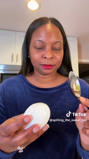 Today on Tik Tok University..I learned that tapping the bottom of an egg before boiling helps it peel easier #boiledegghack #tiktoktaughtme #thingsilearnedontiktok #hardboiledegghack
