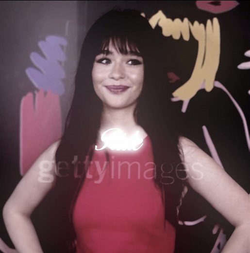 The Baudelaire Sisters: Malina Weissman as Violet Baudelaire