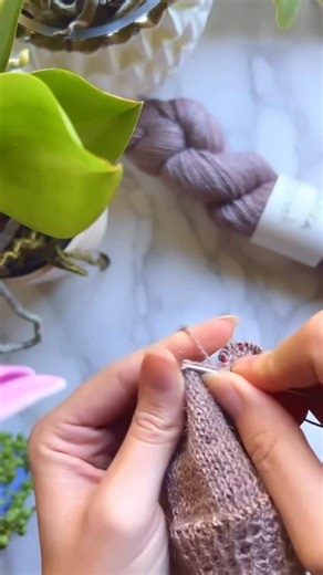 Hanks And Needles | Makenzie on Instagram: "I have been itching to start a new pair of socks. Want to follow along? When should we cast on? I’ve been digging through my stash to find the perfect yarn and grabbing my long circulars, since magic loop is my go-to method for small circumferences. It’s how I knit the majority of my socks, mainly because it simplifies everything onto one long needle—usually 32 to 40 inches—instead of a handful of double-points. I also find this method doesn’t make my 