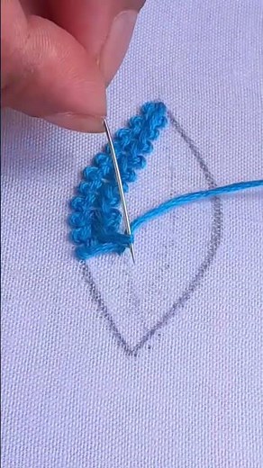 💙how to embroidery basic double chain stitch 🙀 #beginnersstitch