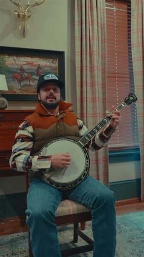 You ain’t ever heard The Grinch like this 🪕