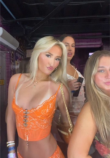 Videos de lauren lesher (@laurenlesherrr) con “places to be - Fred again.. & Anderson .Paak & CHIKA”