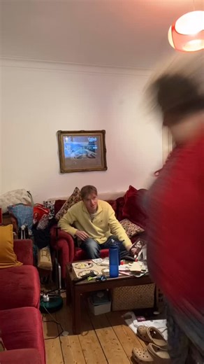 a day in the life of our chaotic fun loud household!filmed a video for spike,reheated yesterdays chowder so i didn’t have to waste time on a friday night cooking plus morning breakfast fun #hello #weekend #family #reallife #living #motherclutter #motherclutteruk #decluttering #messy #hoarding #cats #clutter #tidyup #chaosgroup #chaoscore #chaos #dayinmylifevlog #dayinmylife❤️ #adayinmylife🌸 #adayinmylife #diary #videodiary | Mother Clutter UK