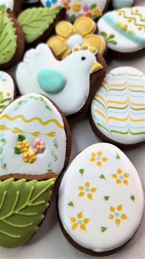 Wet-on-Wet Royal Icing Tutorial: Easter egg Cookie 🐣✨