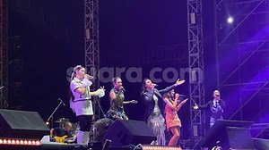 Mahalini, Tiara Andini Hingga Lyodra Nyanyikan Lagu Para Diva Sebagai Sricandy di Synchronize Fest 2024