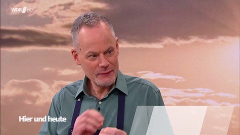 Waffeln mit heißen Kirschen