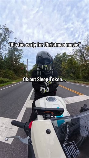 The only acceptable Christmas song this early… . Link in bio for discounts on: @nbtclothingofficial (code BBCAKES -15%) @chinmounts (link -10%) @insta360 (Code INREEIV -5%) | Mattybbcakes
