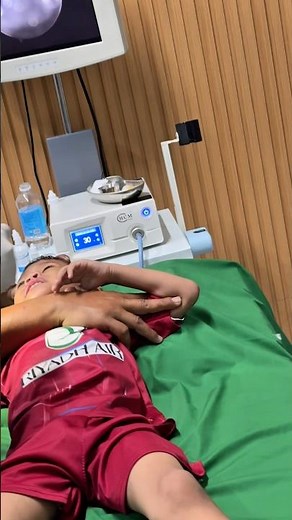 The child cries during the medical examination #children #baby #babycrying #doctor