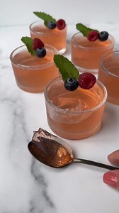 53K views · 186 reactions | Homemade jello with electrolytes! This easy homemade jello has no added sugar, artificial sweeteners, artificial colors or artificial flavors, and is a sweet treat for the whole family! This sugar-free jello recipe uses 3 simple ingredients! | SugarFreeMom.com | Facebook