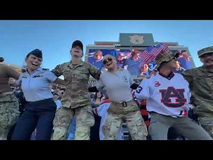 Auburn students “swag surf” to open 4th quarter