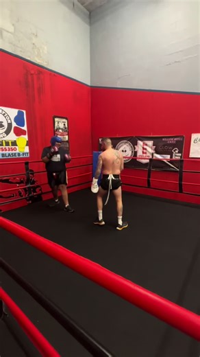 So the boys challenged coach today this is how it went 🤓 39 in a few months still got a few moves 👊 #boxing #boxinggym #sparring #boxingsparring #fighting #oldman #youngguns #gym #fitness #fitnessmotivation #fyp #viral #vidoes #post #new #lionheart #olddog #new #forever #letsgo #moves #dancer
