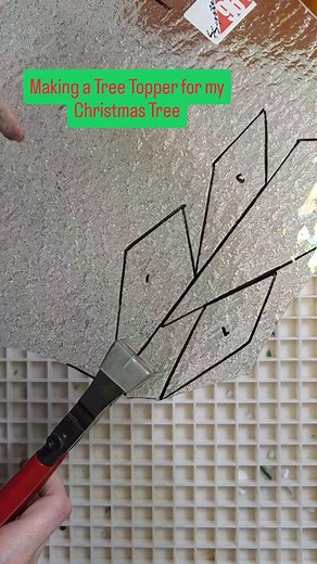 After three years of having no Christmas tree topper for my tree, it was about time I made a stained glass one for myself. #stainedglass #glassart #glass #christmastreedecorations #treetoppers #star #christmasstar #handmade #christmastree #christmasdecorations🎄 #holidaydecorations | Three Glass Birds