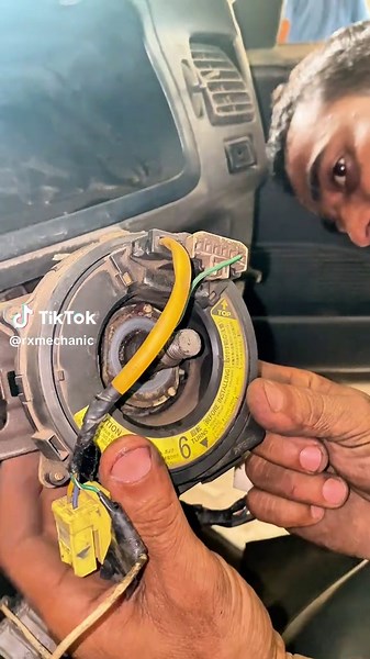 Removing a Clock Spring: Step-by-Step Guide