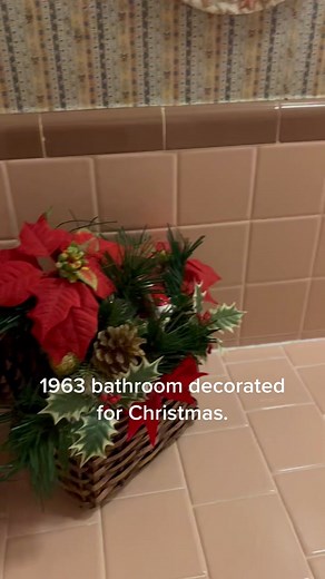 Santa Lady Transforms 1963 Bathroom for Christmas