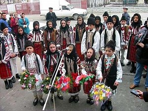 Impressive Christmas traditions in Romania: the Bear's dance, the Goat, the Star, and drumming bands