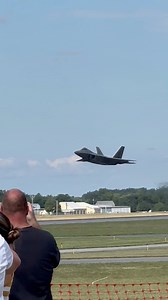 🤩🔥F-22 Raptor Shows Its Crazy Ability at West Virginia's Greatest Airshow 2023 #f22 #airshow #airshowfan #airplane #aircraft #airplanelovers #flying #militaryaviation #fighterpilot #instaaviation #avpics #aviation4u #fastjet #militaryjet #militaryaircraft #planespotters #avgeek #planespotting #aviation #flightdemonstration #turnnburn #aviationlife #jetnoise #militaryaviation #usaf #aircraft #jet #afterburner #pilot | Air Show Fan