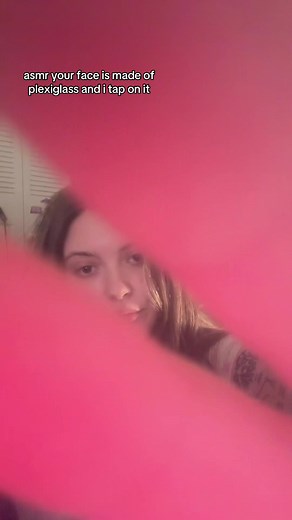 ASMR: Tapping on Plexiglass for Relaxation