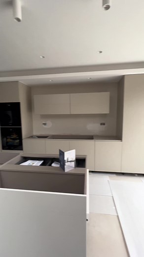 Why choose our Neolith Calacatta Gold? It is an extraordinary, sintered porcelain stone whose durability surpasses the best of the best. Neolith Calacatta Gold combines the very best of natural raw materials for game-changing resistance to extreme temperatures, high traffic, moisture, UV rays, stains, spills, and scratches. Time to tick off maintenance of your daily schedule. Get in touch for a quote 🤙. #foryoupage #kitchendesign #transformation #neolith #satisfying #marble #granite #TheMarbleG