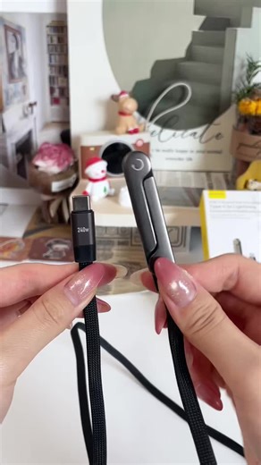 Invisible Stand Type-C Charger: Compact Magnetic Charger