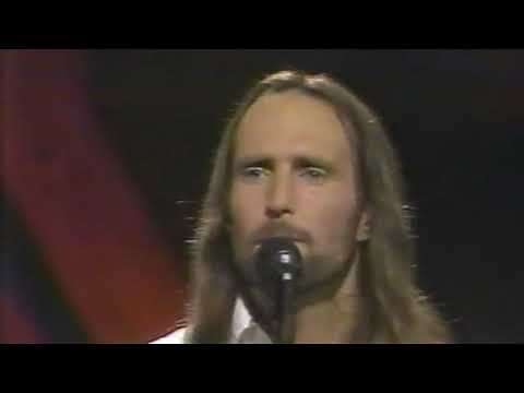 Hugh Moffat & Gail Davies - Old Flames Can't Hold a Candle to You