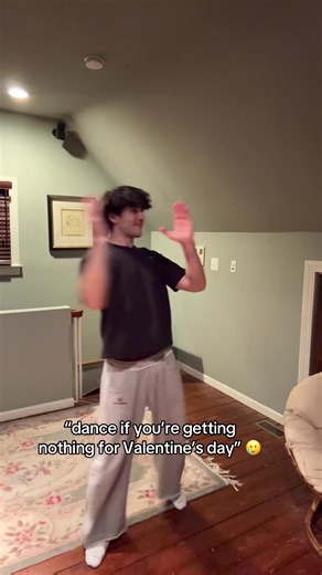 Leo C (@leorealtoks)’s video of Valentine's Day