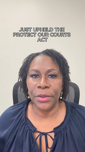BREAKING: NYC Immigrants Just Got MAJOR Court Protection A federal judge just upheld the Protect Our Courts Act in New York — meaning ICE can NO LONGER: ❌ Make civil arrests at state courthouses without a JUDGE-SIGNED warrant ❌ Arrest you coming in or out of court ❌ Use courthouses to intimidate immigrant families What this means for YOU: ✅ You can go to court without fear of ICE waiting outside ✅ You can pursue justice, file for custody, or show up for hearings safely ✅ Your access to the legal