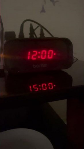 CBC Radio One The World This Hour started on 12:00 AM EST on 89.1 FM