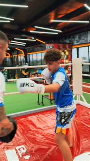 1.4K views · 249 reactions | Artă Fină - Bizantină #viral #boxing #craiovaromania #fy #mikecioaca Cojoaca Cristi Tsa Cosmetice Craiova Ion Marius Teo | Maike Valentin Cioaca | Facebook