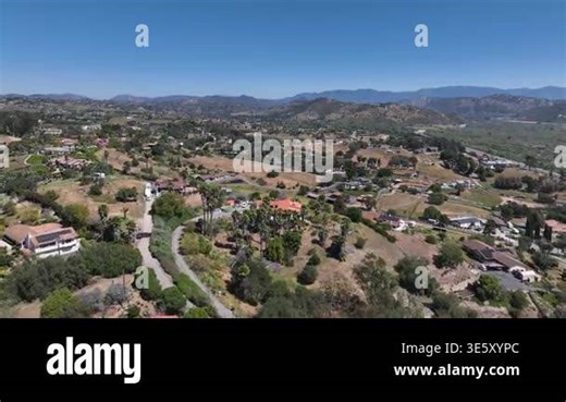 Aerial view of Fallbrook, Rainbow Crest, Rainbow Ridge with big mansion and green valley, San Diego County California Stock Video Footage - Alamy