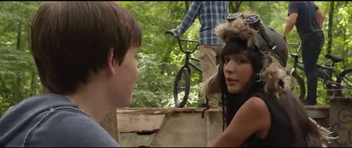 Robbie Amell, Lauren Graham in MAX (Trailer)