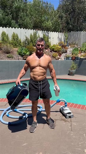 Meet the Dolphin Liberty 200 - charged and ready for the pool party! Take @Clark Bartram word for it. #cordlessvacuum #poolcleaning #clarkbartram #poolboy #maytronics