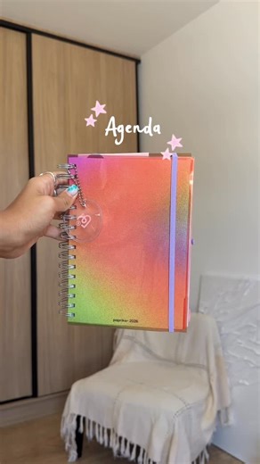 R ︎E N A T A ♡︎ on Instagram: "Arrancar el año con todo en orden cambia el mood de verdad. Paprika me mandó esta súper box con todo lo que necesito para organizar mis días, mis ideas y mis planes del 2026 📒✨ Porque cuando tu espacio se ordena, la cabeza también. Gracias Paprika por acompañarme en este nuevo comienzo 💌 #Paprika #NewYearReset #Organizarse #BackToRoutine #CreativeLife"