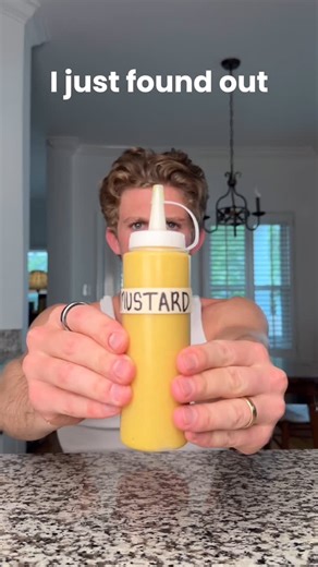 Trace’s Oats on Instagram: "Homemade mustard😮‍💨😮‍💨 𝘿𝙚𝙩𝙖𝙞𝙡𝙨: - 1/2 cup yellow mustard seeds - 1/2 cup water (plus more as needed) - 1/2 cup vinegar - 1 tsp salt - 1/4 tsp turmeric (optional, for color) - 1 tsp garlic powder - 1/2 tsp paprika 𝘿𝙞𝙧𝙚𝙘𝙩𝙞𝙤𝙣𝙨: 1. Grind the mustard seeds in a blender or spice grinder until finely ground 2. In a small pot, whisk together the ground mustard, water, vinegar, salt, turmeric, garlic powder, and sweetener if using. 3. Cook over low heat, s