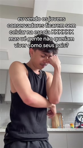 Jovens Conservadores: Proibido Celular na Escola