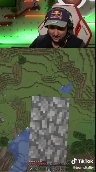 Confirmed MLG Player Gotaga w/ Vitality Blade in Minecraft!