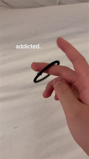 How to Master the Hair Tie Trend Tutorial