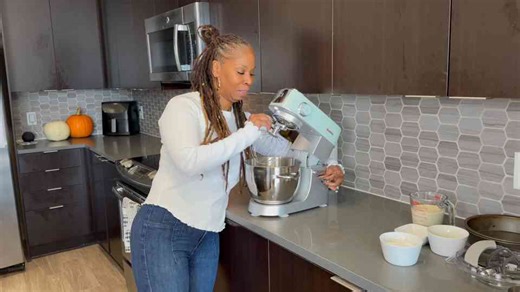 Fluffy Vegan Sponge Cake With Buttercream Frosting – Eggless & Dairy-Free Delight