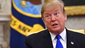 Ex-intelligence official explains what it was like to brief Trump (2019)