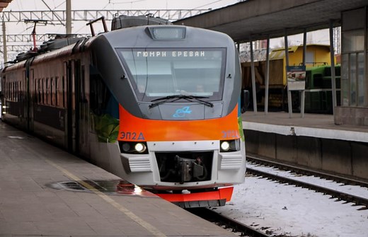 How to Get From Yerevan to Gyumri by Train, Bus, or Taxi