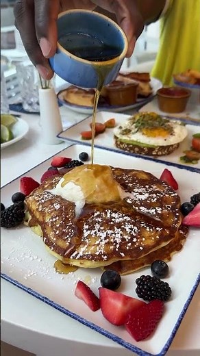 Romantic Brunch Spot in Dallas, TX | HALL Arts Hotel - Luxury Dallas Hotel #texastravel #dallaslife