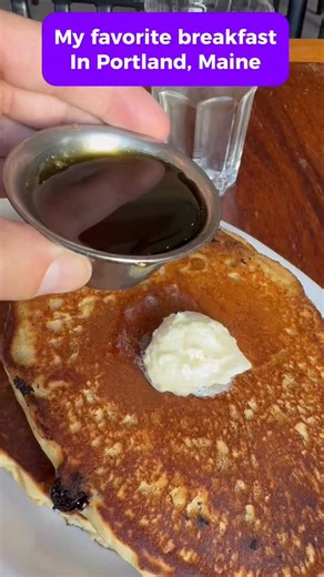 @frontroomportland The Front Room is a popular New American comfort food restaurant in Portland, Maine, known for its cozy atmosphere, open kitchen, and extensive brunch menu served daily, featuring dishes like biscuits and gravy, French toast, and omelets, alongside dinner options like short ribs and mussels. It’s a neighborhood spot on Munjoy Hill that uses local ingredients and offers a full bar, with brunch served from morning until mid-afternoon and dinner in the evenings. #breakfast #panca