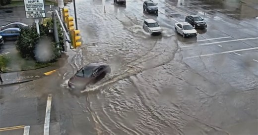 Ogden intersection floods following rainstorm Wednesday