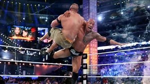 TRIPLE H VS ROMAN REINGS ( WRESTLEMANIA 32 )