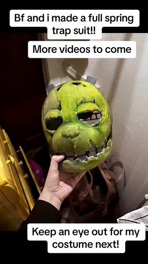 This was a bitch, and MONTHS of work, but we popped off. Im so sooooo happy that i finally got my bf into costuminggggg!!!! Eeeheheheee #fnaf #cosplay #fnafcosplay #diy