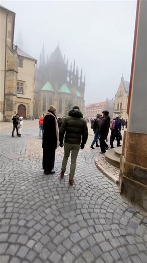 🌟 Walking Into a Peaceful Square at Prague Castle 🇨🇿