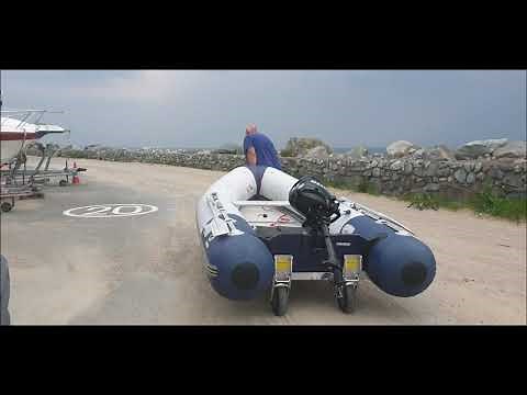 Fitting removable retractable dinghy wheels