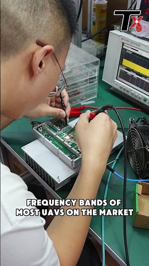 The jamming module can jam drones in different frequency bands. #signal #drone#dji #factory