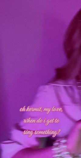 Miss Piggy Cosplay Inspired by The Muppet Show